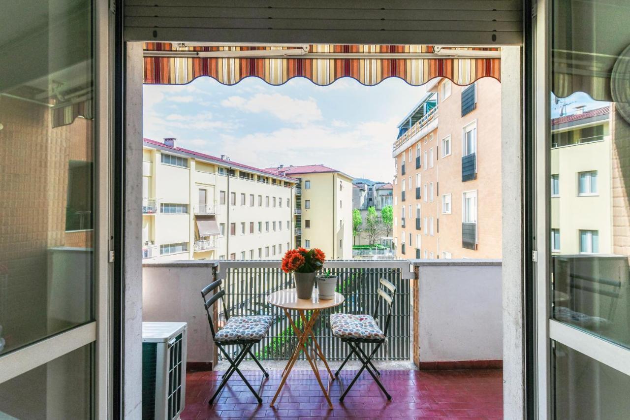 Joivy Superb Flat With Balcony Lejlighed Como Eksteriør billede